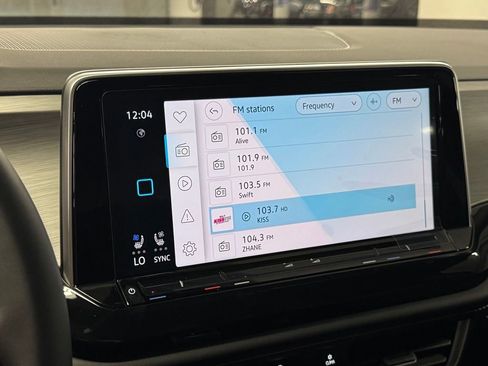 New 2026 Volkswagen Atlas Cross Sport SE image 27