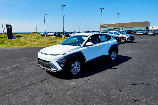 New 2027 Hyundai Kona SE FWD image 3