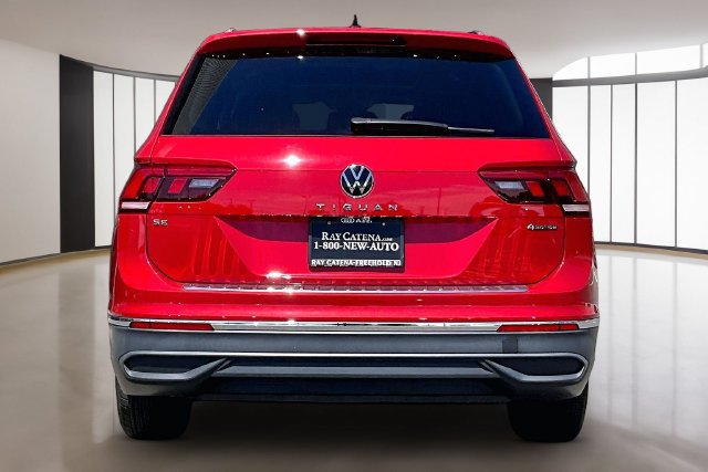 Used 2024 Volkswagen Tiguan SE w/ Panoramic Sunroof Package AWD/4WD image 6