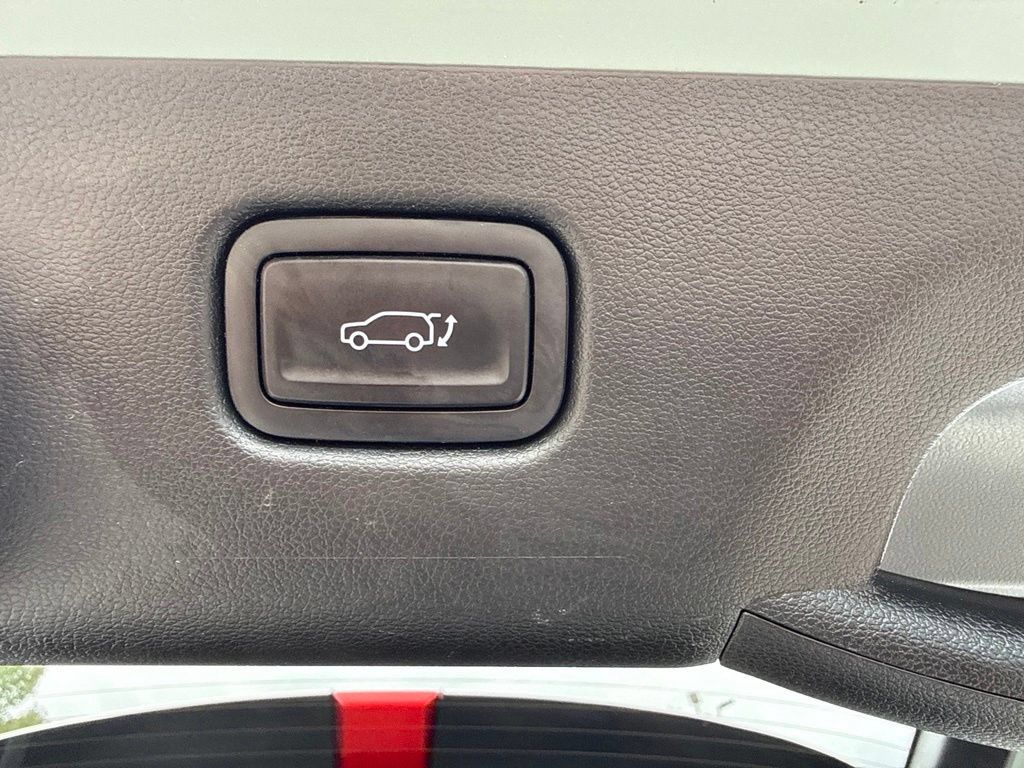 Used 2024 Hyundai Kona Limited AWD/4WD image 46