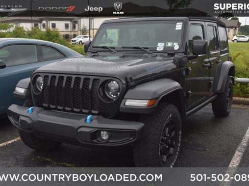Used 2023 Jeep Wrangler Unlimited w/ Cold Weather Group AWD/4WD image 1