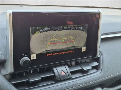 Used 2025 Toyota RAV4 XLE AWD/4WD image 13