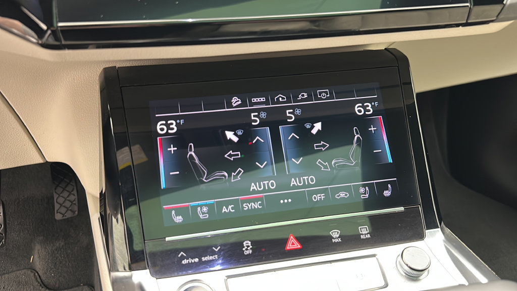 Used 2024 Audi Q8 e-tron Premium Plus AWD/4WD image 19