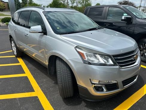 Used 2017 Chevrolet Traverse LT w/ Style and Technology Package FWD image 1