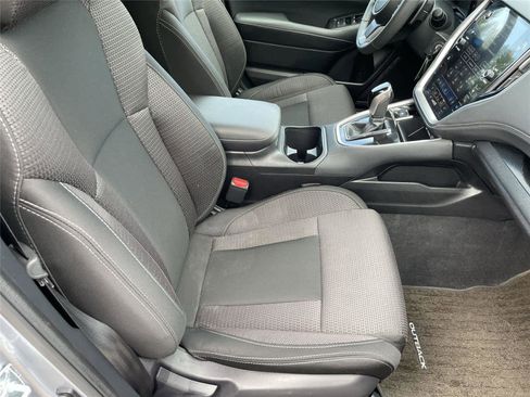 Used 2024 Subaru Outback Premium AWD/4WD image 17