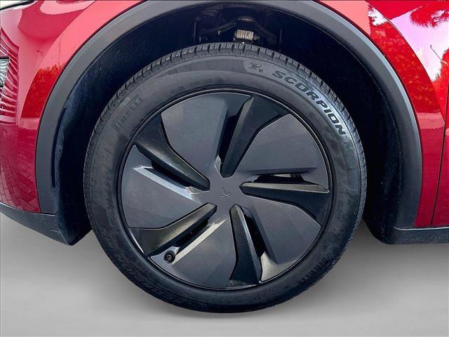 Used 2026 Tesla Model Y 2WD image 10