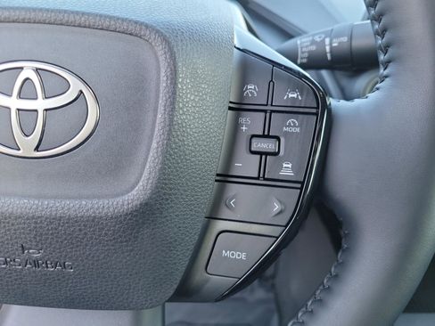Used 2026 Toyota Prius FWD image 24