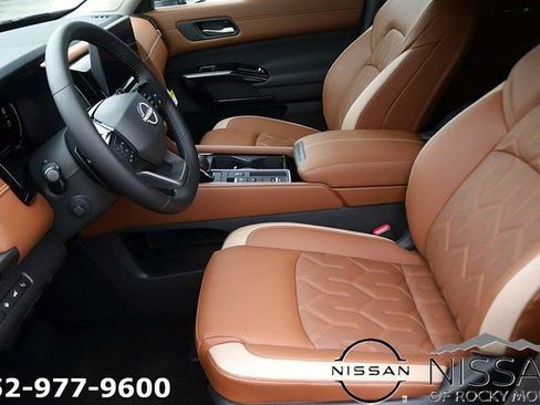 New 2026 Nissan Pathfinder Platinum image 13