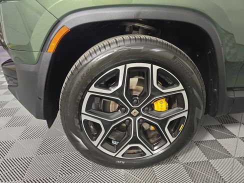 Used 2024 Rivian R1S Adventure AWD/4WD image 9