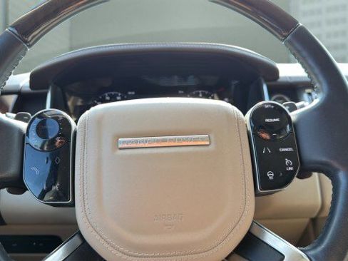 Used 2020 Land Rover Range Rover HSE image 28