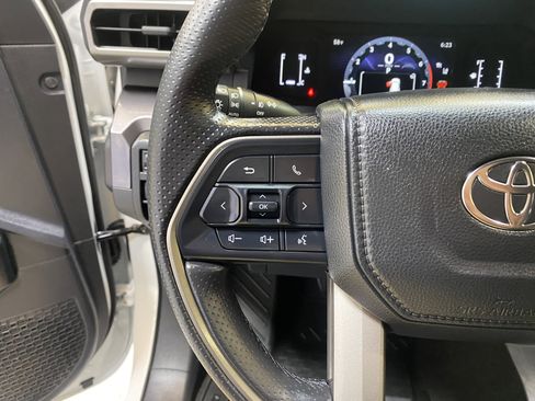 Used 2025 Toyota 4Runner SR5 image 33