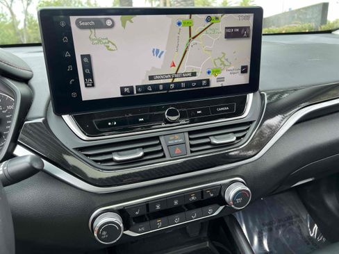 Used 2023 Nissan Altima 2.5 SR w/ SR Premium Package image 31