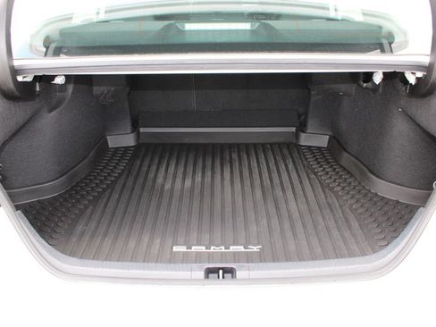 Used 2023 Toyota Camry SE AWD/4WD image 17
