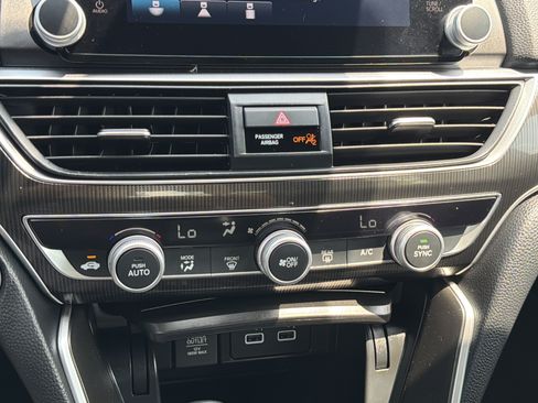 Used 2022 Honda Accord Sport image 17