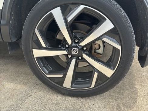 Used 2021 Nissan Rogue Sport SL w/ Premium Package image 12