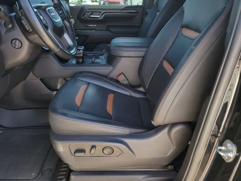 Used 2023 GMC Sierra 1500 AT4 w/ Technology Package AWD/4WD image 6