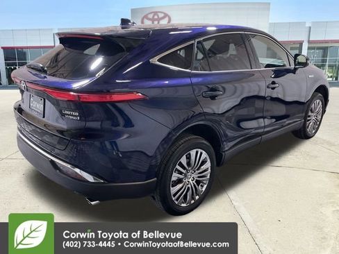 Used 2021 Toyota Venza Limited image 8