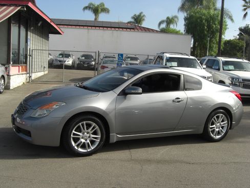 Used 2008 Nissan Altima 3.5 SE w/ Premium Pkg image 3