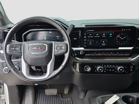 Used 2022 GMC Sierra 1500 Elevation w/ X31 Off-Road Package AWD/4WD image 13