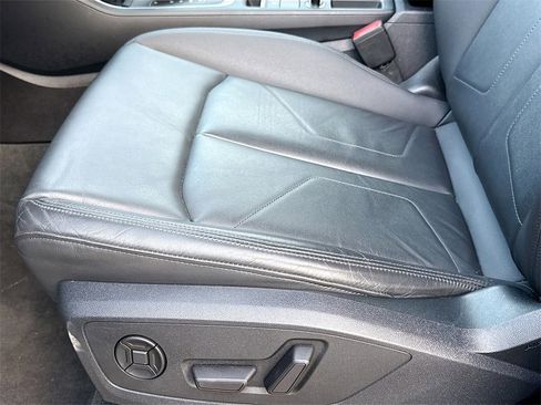 Used 2023 Audi Q3 2.0T Premium Plus w/ Premium Plus Package image 20