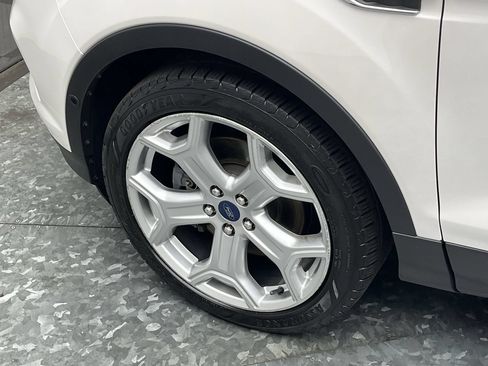 Used 2019 Ford Escape Titanium AWD/4WD image 35