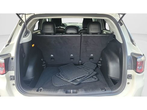 Used 2019 Jeep Compass Latitude w/ Popular Equipment Group AWD/4WD image 9