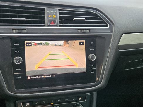 Used 2018 Volkswagen Tiguan SEL image 29