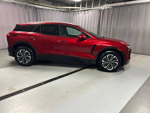 Used 2024 Chevrolet Blazer EV LT AWD/4WD image 8