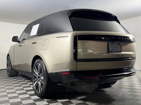 Used 2025 Land Rover Range Rover SE AWD/4WD image 4