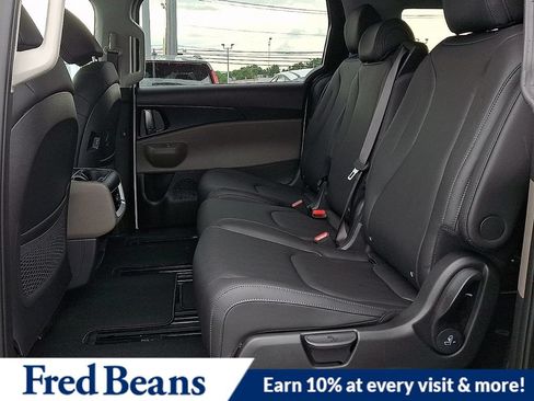 New 2026 Kia Carnival FWD image 10