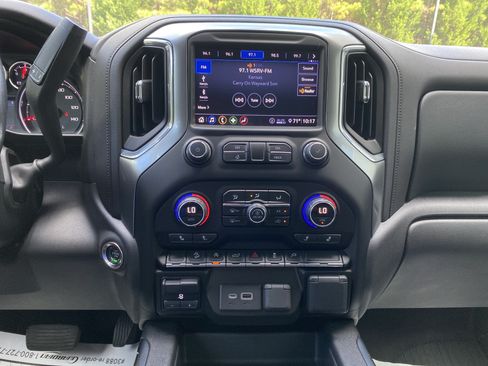 Used 2020 Chevrolet Silverado 1500 LT Trail Boss AWD/4WD image 25