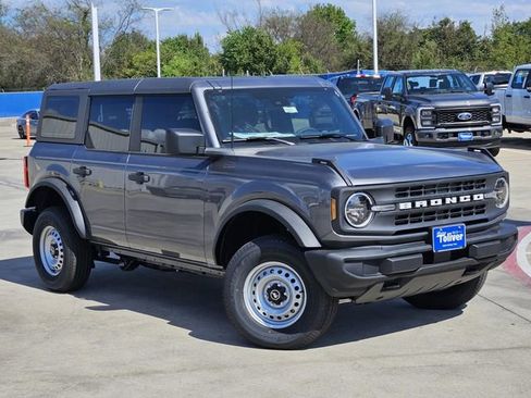 New 2025 Ford Bronco 4-Door image 2