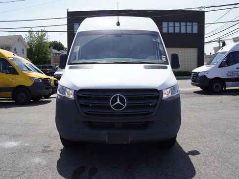 Used 2023 Mercedes-Benz Sprinter 1500 image 9