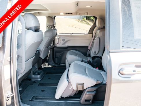 Certified 2023 Toyota Sienna Limited FWD image 28