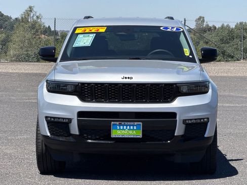 Used 2024 Jeep Grand Cherokee L Limited w/ Black Appearance Package AWD/4WD image 8