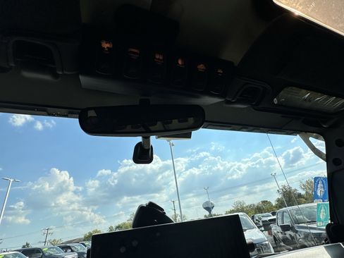 Used 2011 Jeep Wrangler Unlimited Rubicon image 10