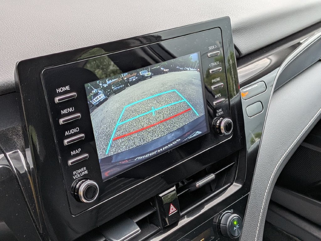 Used 2024 Toyota Camry SE FWD image 5