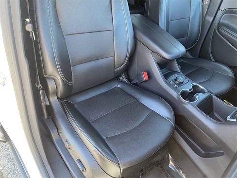 Used 2024 GMC Terrain SLT image 10