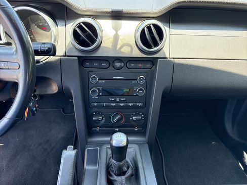 Used 2008 Ford Mustang Shelby GT500 RWD image 27