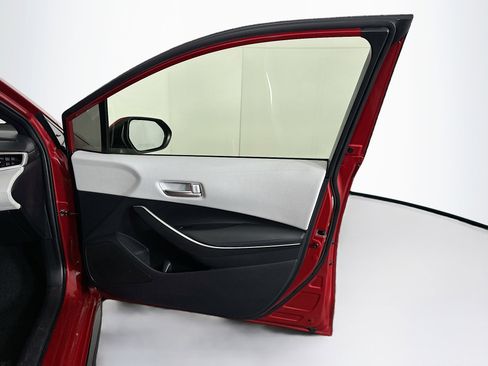 Used 2021 Toyota Corolla SE image 30