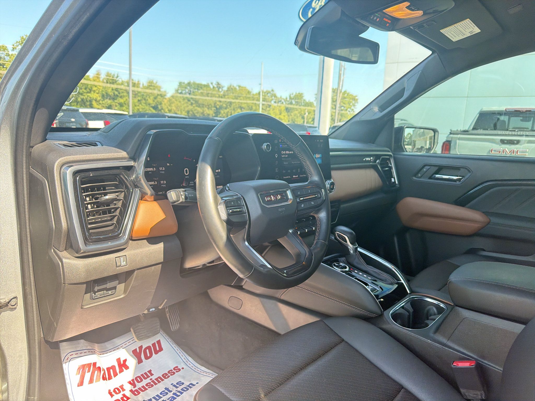 Used 2024 GMC Canyon AT4 w/ AT4 Premium Package AWD/4WD image 11