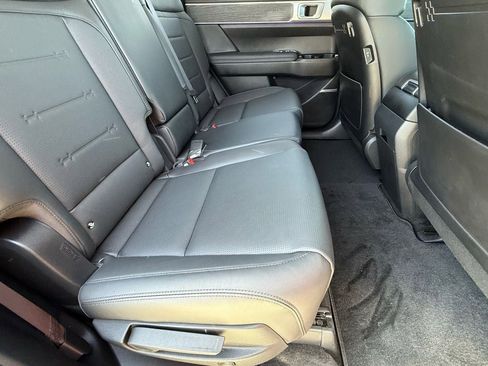 Used 2025 Hyundai Santa Fe Limited image 11