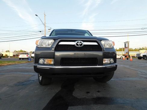 Used 2011 Toyota 4Runner Limited AWD/4WD image 3