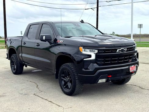 Used 2024 Chevrolet Silverado 1500 LT Trail Boss w/ Convenience Package II image 5