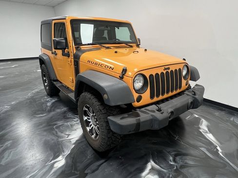 Used 2012 Jeep Wrangler Rubicon w/ Dual Top Group image 16