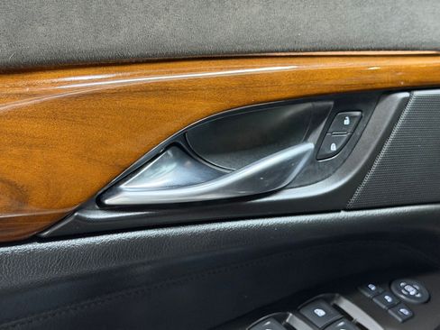 Used 2016 Cadillac Escalade Luxury RWD image 22