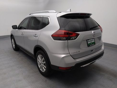 Used 2018 Nissan Rogue SV image 5