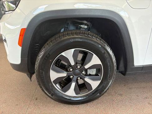 Certified 2024 Jeep Grand Cherokee Limited 4xe AWD/4WD image 4