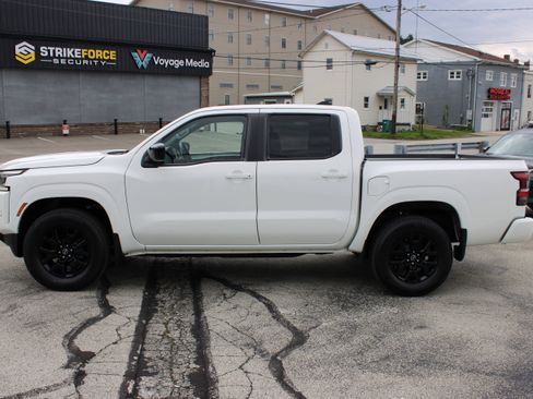 Certified 2023 Nissan Frontier SV w/ Midnight Edition Package AWD/4WD image 2