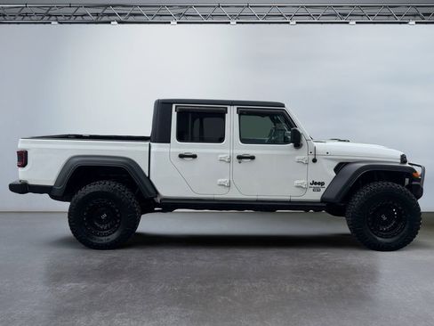 Used 2020 Jeep Gladiator Sport w/ Quick Order Package 24S AWD/4WD image 3